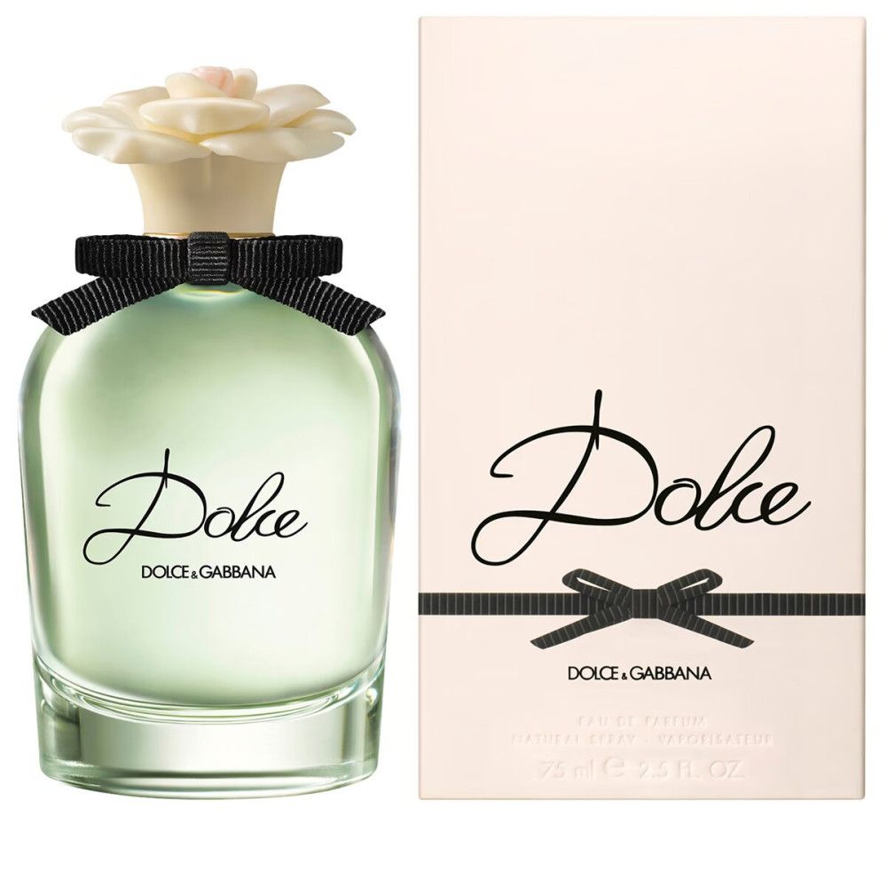 Flacon de parfum avec fleur blanche, nœud noir et inscription Dolce. Emballage avec inscription Dolce et nœud.