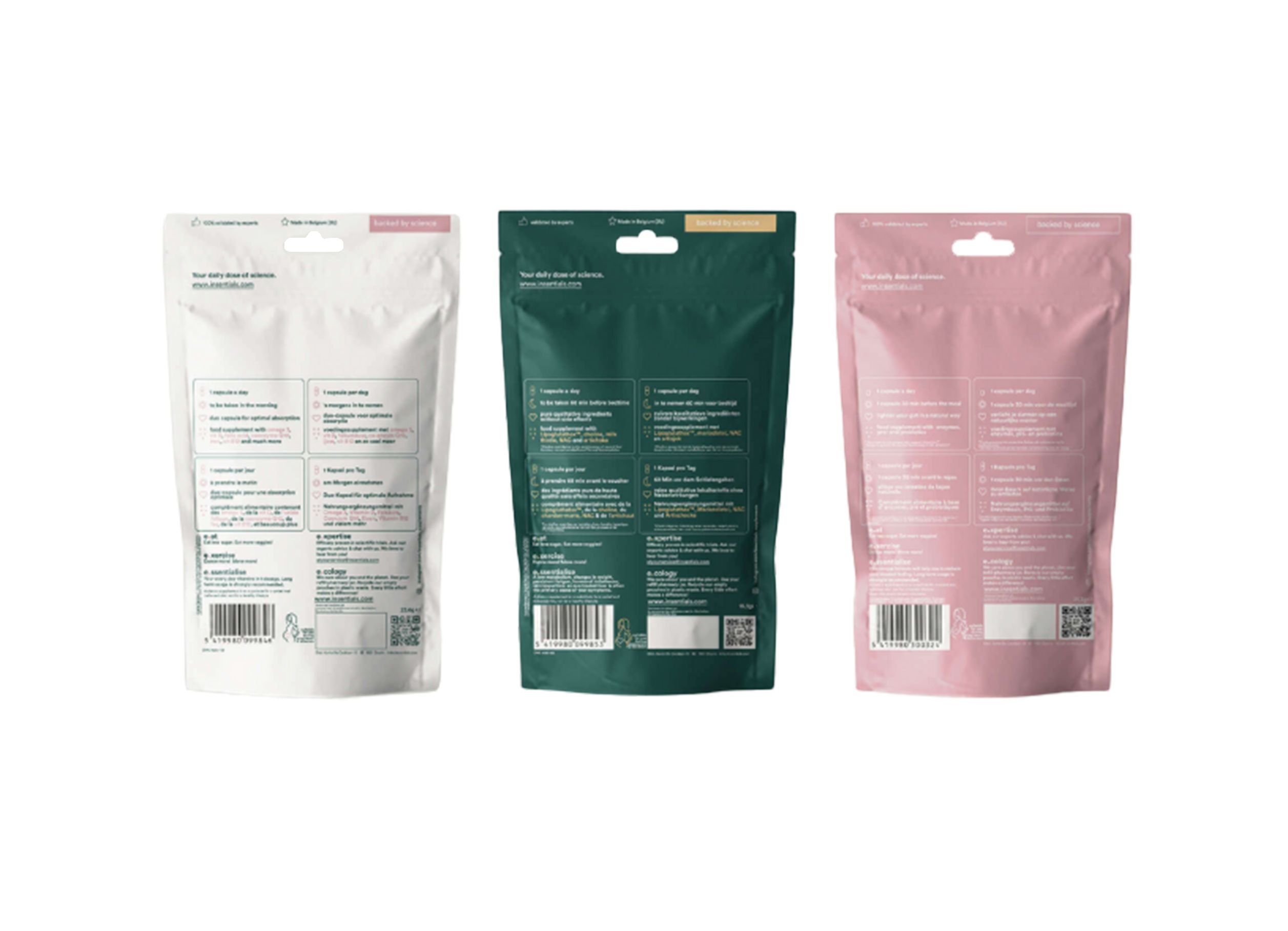 Achterkant van drie zakjes: Smart Vitamins, Detox Boost, Gut Day. Tekst, barcode, ophanggat.