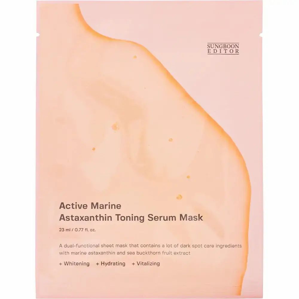 Verpakking gezichtsmasker. Tekst: Active Marine Astaxanthin Toning Serum Mask. Merk: SUNGBOON EDITOR.