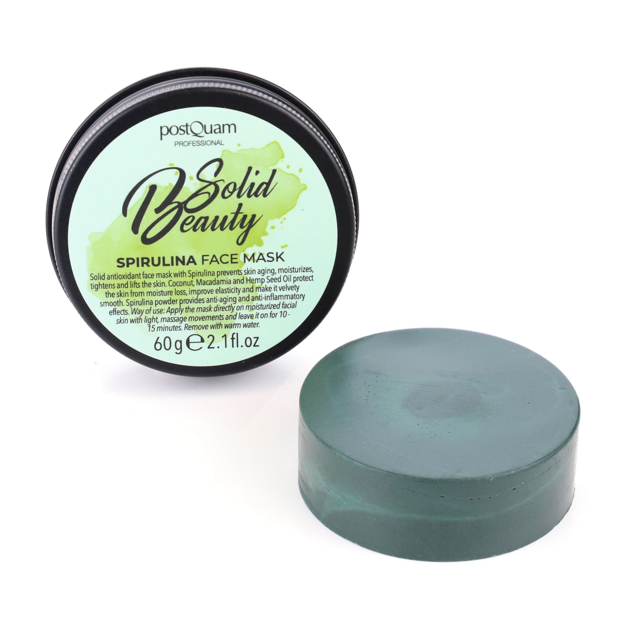 Open pot met groen gezichtsmasker. Deksel met tekst 'Solid Beauty' en 'Spirulina Face Mask'. Zwarte houder, groen masker.