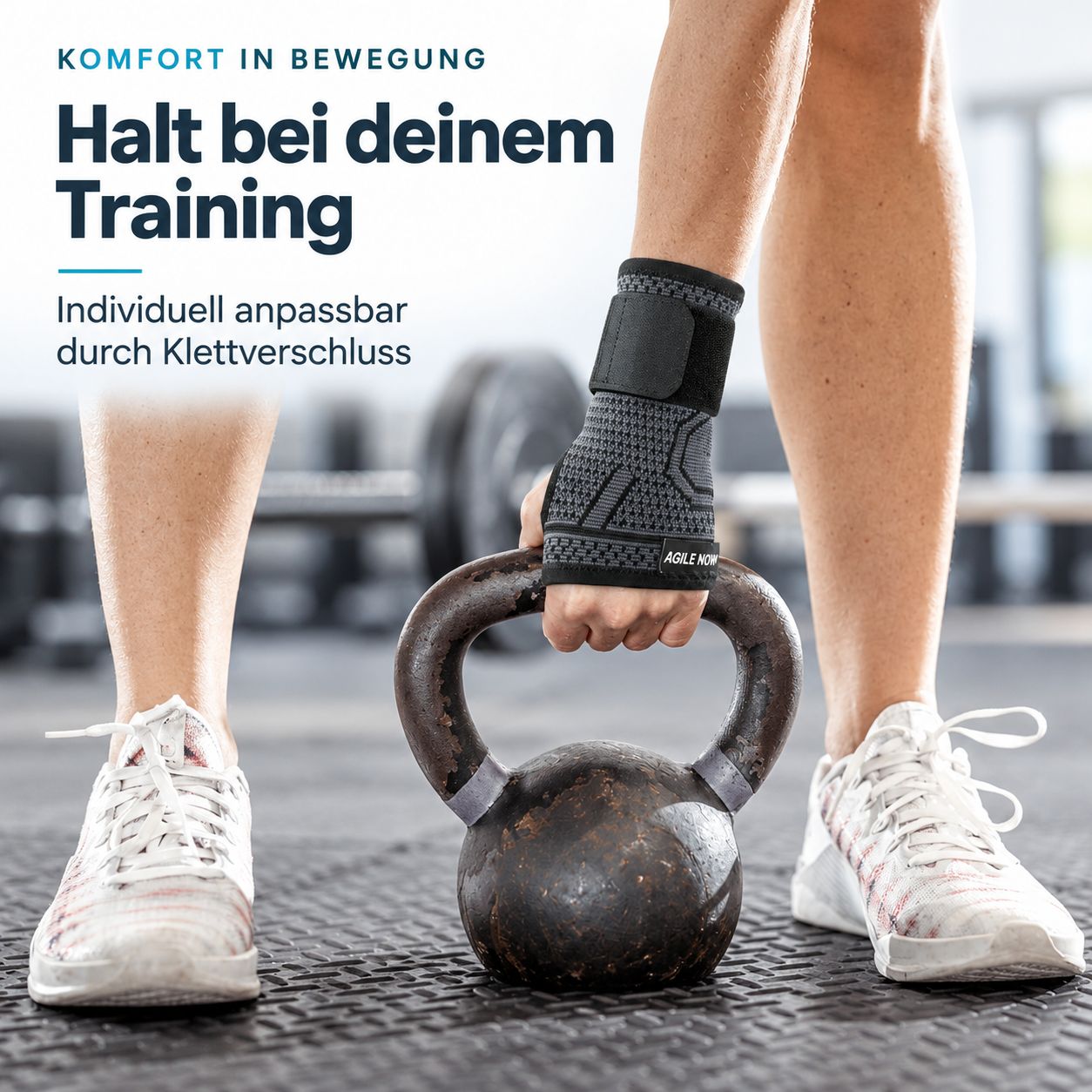 Personne avec une orthèse de poignet en train de s'entraîner avec une kettlebell, montrant l'ajustement par velcro.