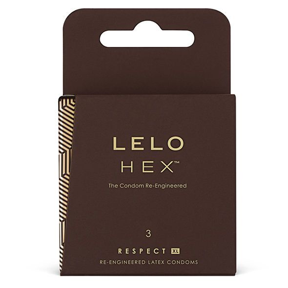 Verpakking van 3 LELO HEX XL condooms. Donkerbruine doos met goudkleurig honingraatpatroon.