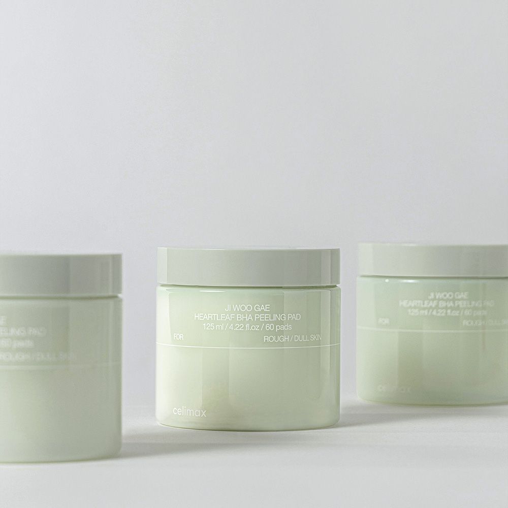 Drie containers met Celimax Heartleaf BHA Peeling Pads.