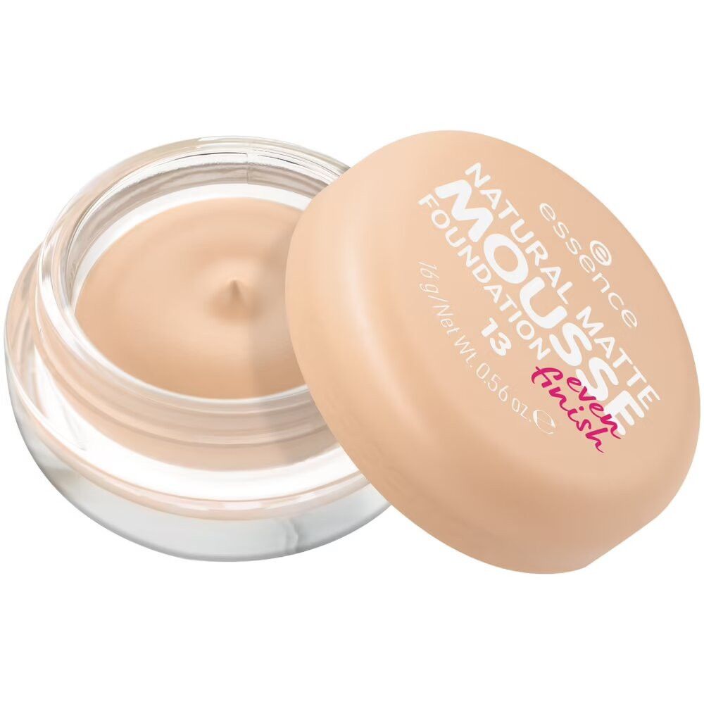 Fond de teint beige en pot de verre avec couvercle. Inscription sur le couvercle : Natural Matte Mousse Foundation, teinte 13.