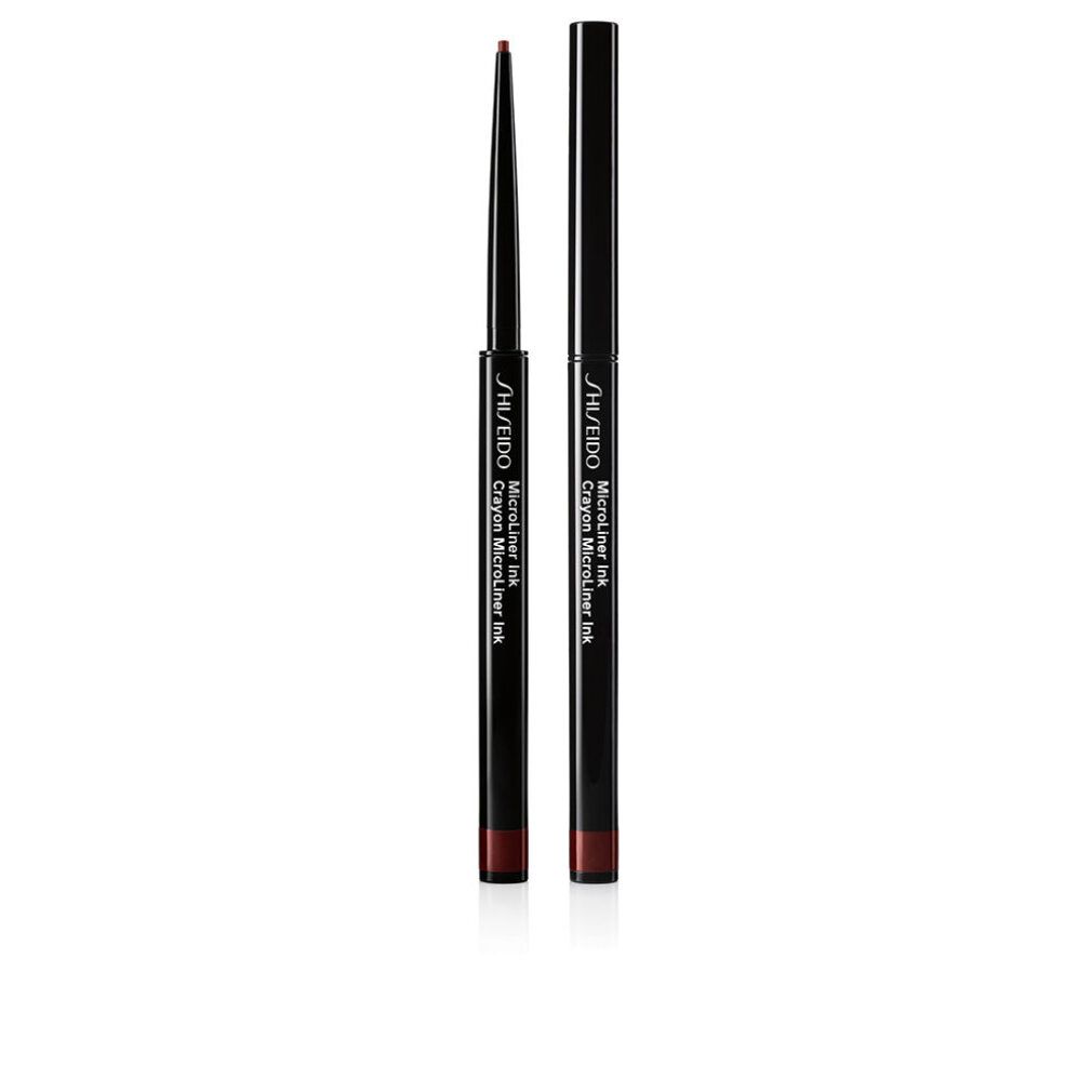SHISEIDO Eye Microliner Ink 03. Crayon noir avec mine rouge. Nom du produit et marque sur le crayon.