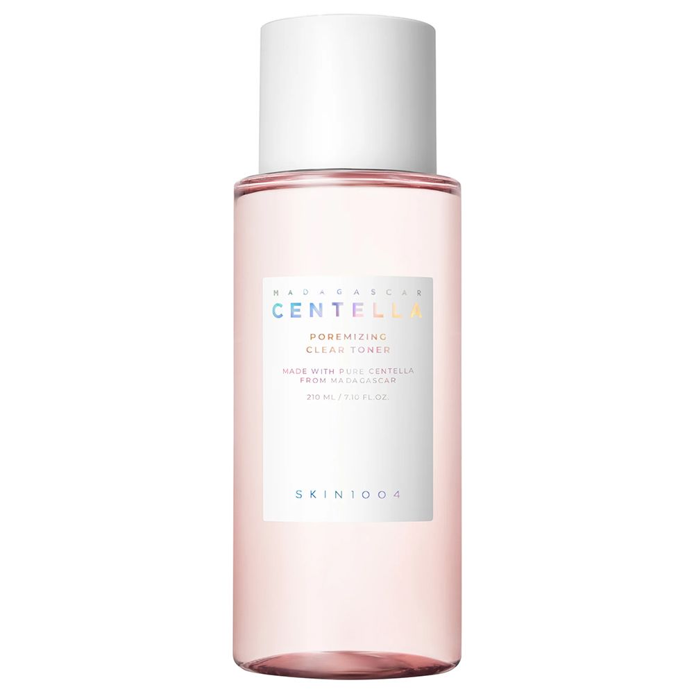 Skin1004 Centella Poremising Clear Toner dans une bouteille transparente avec un bouchon blanc.