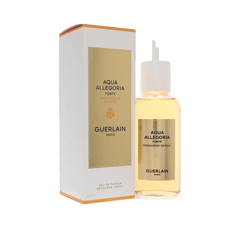 Flacon de parfum et emballage. Flacon avec étiquette : Aqua Allegoria Forte Mandarine Basilic, Guerlain. Emballage avec logo et nom du produit.