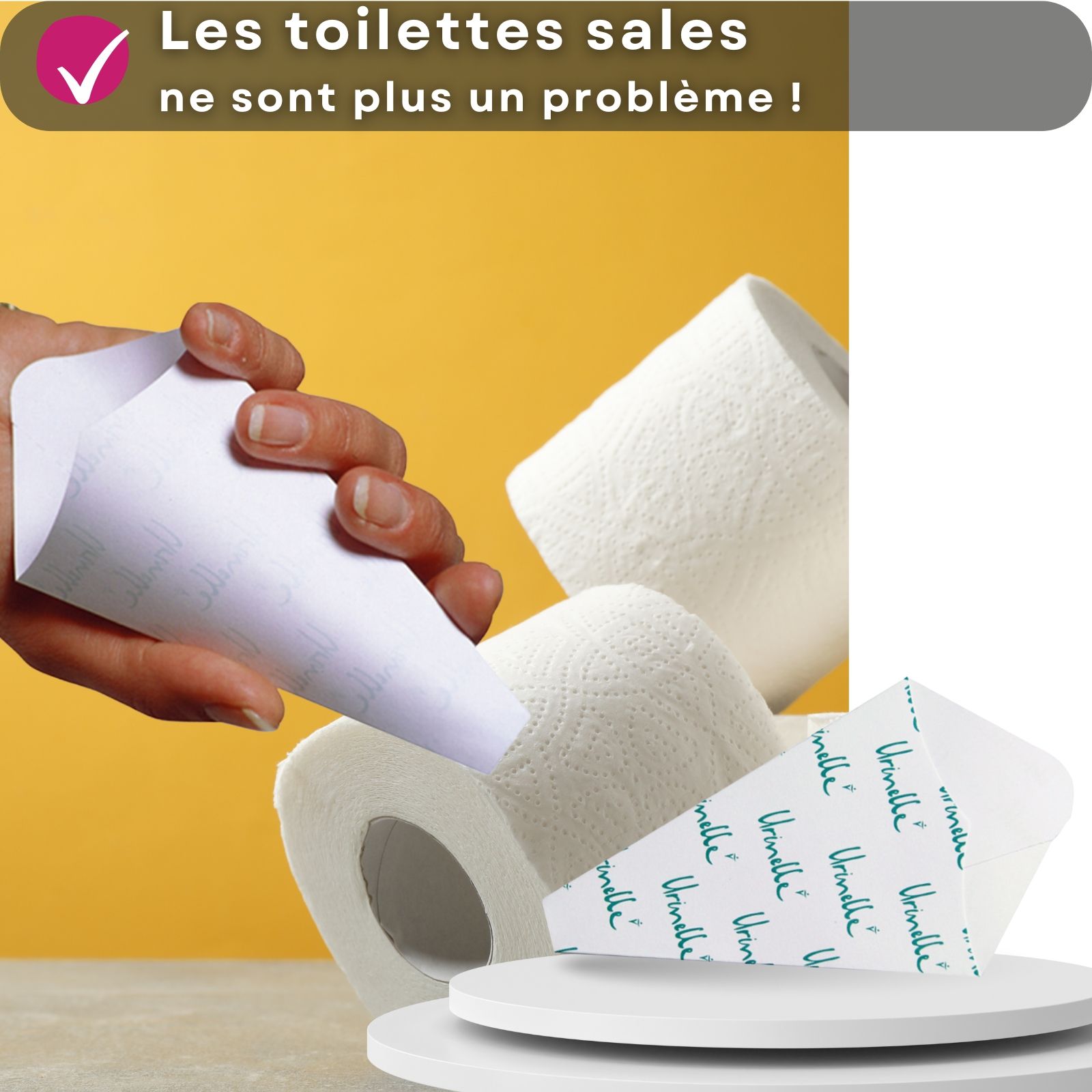 Urinelle. Urinoirs coniques. Plusieurs urinoirs et papier toilette.