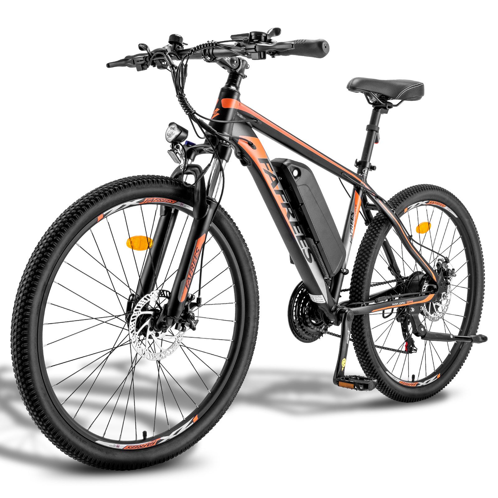 Zwarte mountainbike met oranje accenten. Zichtbaar: batterij, 21 versnellingen, schijfremmen. Opschrift: FAFREES.
