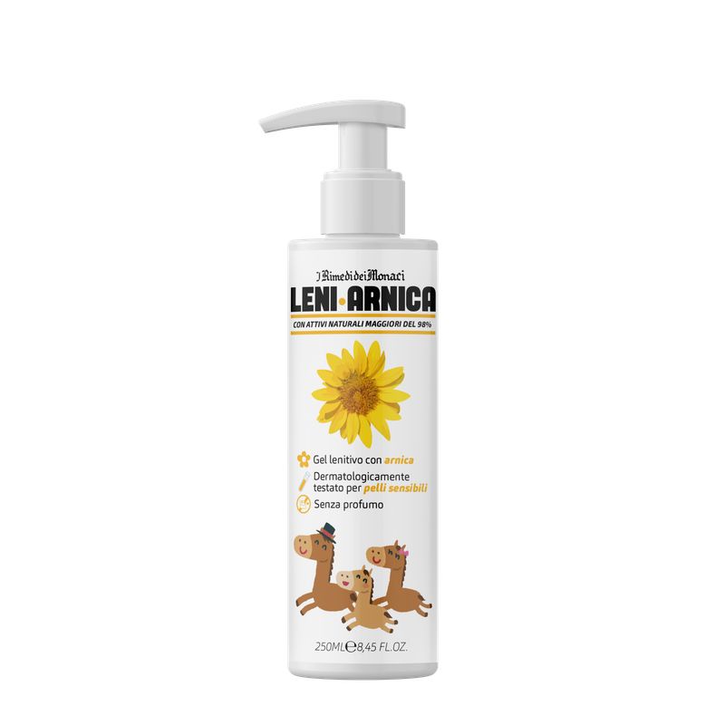 Witte fles met pomp. Opschrift Leni Arnica, zonnebloem, tekst. Illustratie van paarden. 250ml.