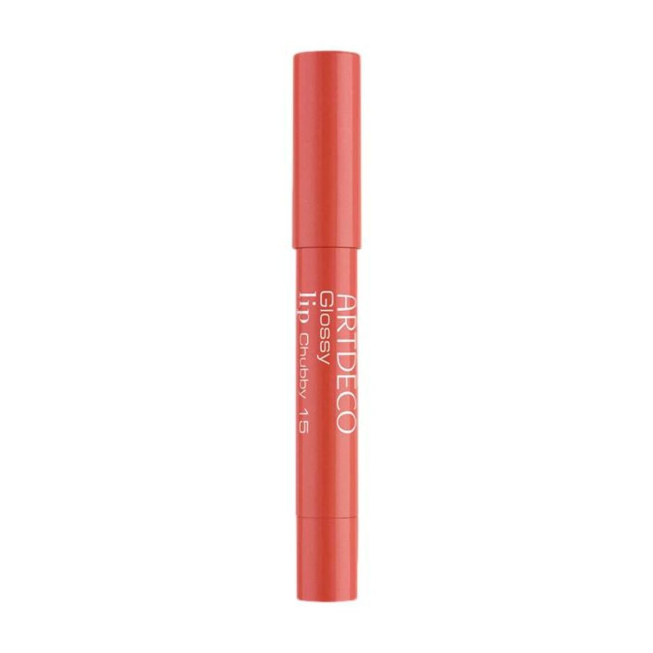 Artdeco Glossy Lip Chubby 15, koraalkleurige lippenstift met dop erop. Opschrift: Artdeco, Glossy, Lip, Chubby.