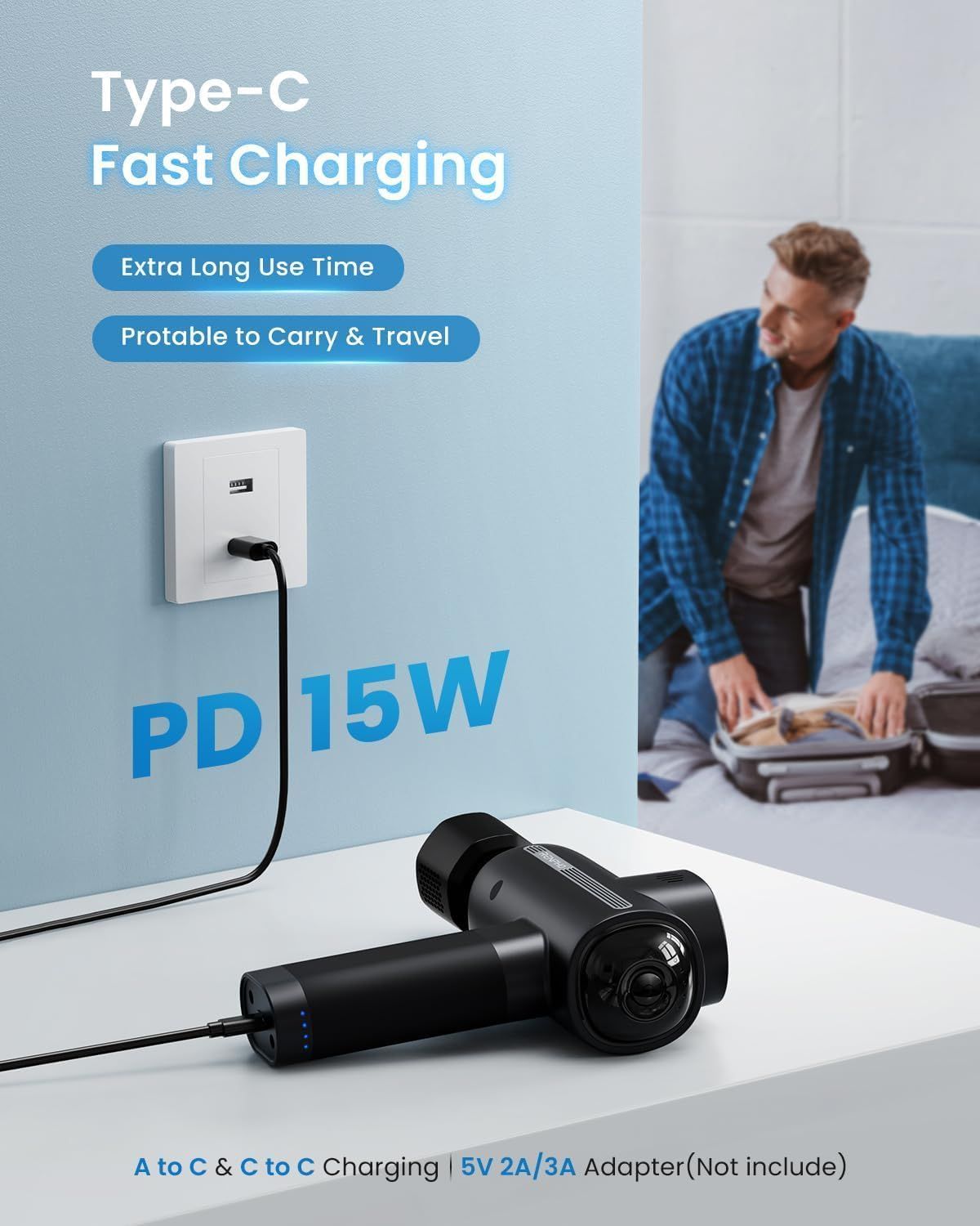 Zwart massageapparaat met kabel aangesloten op een stopcontact. Tekst: Type-C Fast Charging, PD 15W.