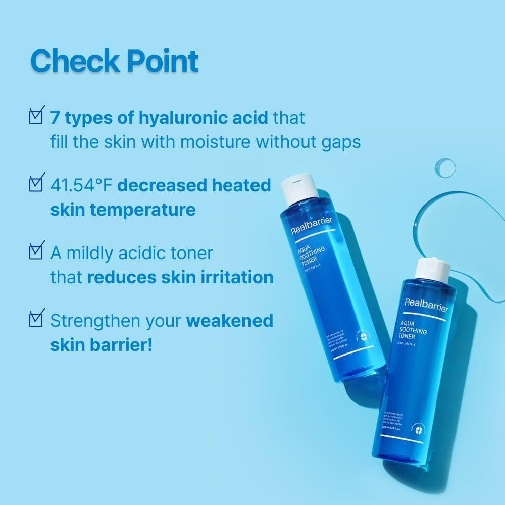 Twee blauwe flesjes. Opschrift: Realbarrier, AQUA SOOTHING TONER. Tekst: 7 soorten hyaluronzuur, vermindert irritatie.