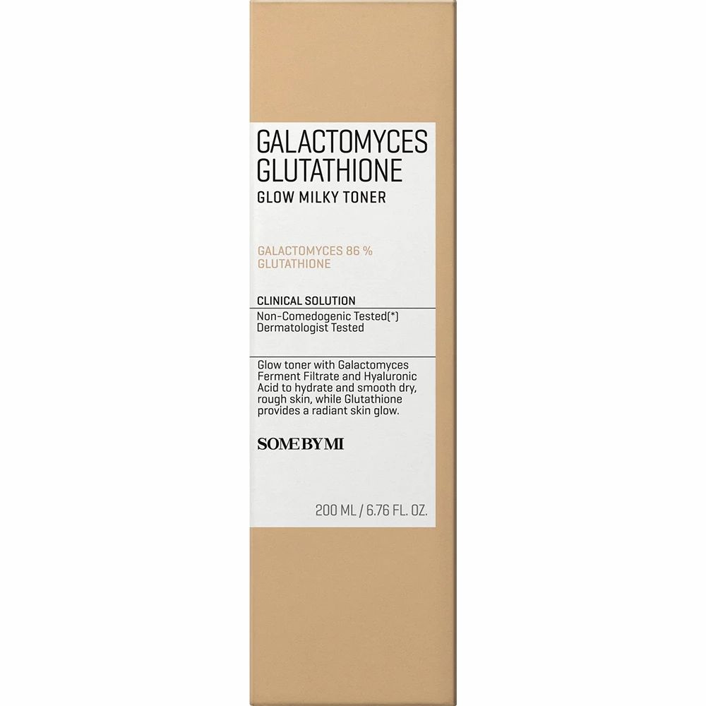 Emballage beige avec étiquette blanche. Inscription : SOME BY MI, Galactomyces Glutathione Glow Milky Toner. 200 ml.