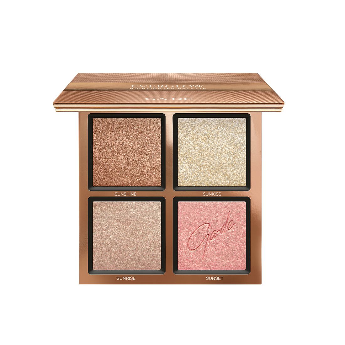 Palette illuminatrice Ga-De Everglow. Quatre teintes d'highlighter dans des godets carrés. Nom de la marque et du produit sur le couvercle et les godets.