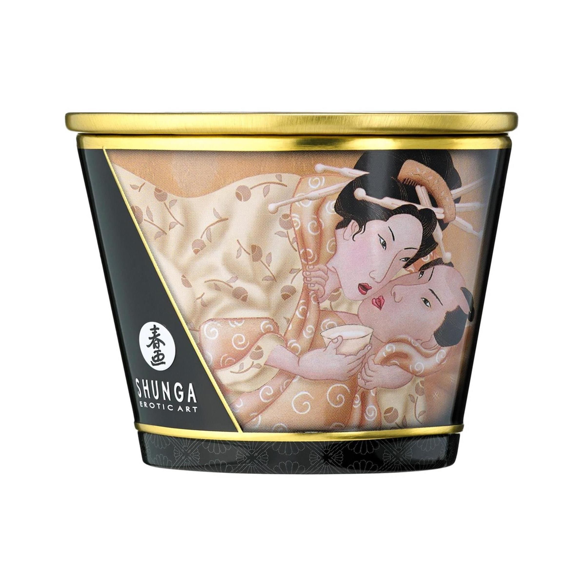 Bougie avec illustration. Récipient noir, bord doré. Logo et figures. Texte "Shunga Exotic Art".
