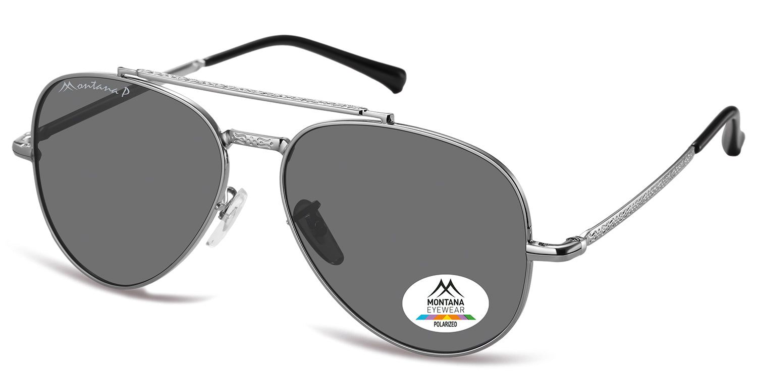 Lunettes de soleil argentées à verres gris. Logo et texte 'Montana Eyewear' sur le verre. Autocollant 'Polarized'.