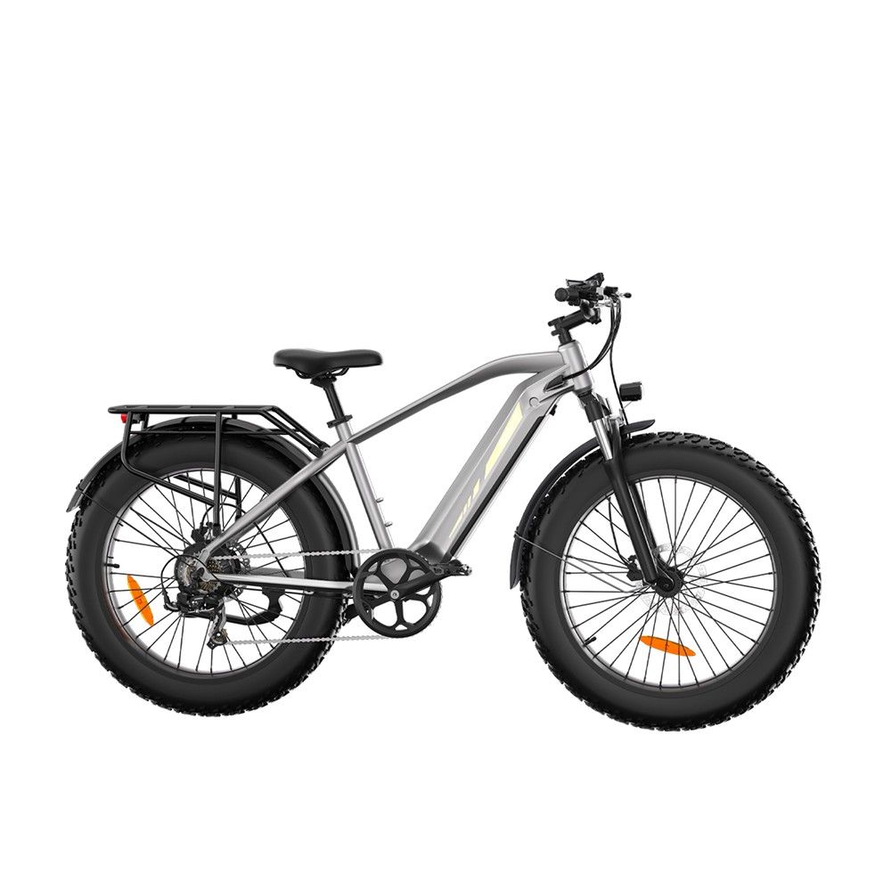 Grijze elektrische mountainbike met zwarte banden en bagagedrager. Zijaanzicht, witte achtergrond.