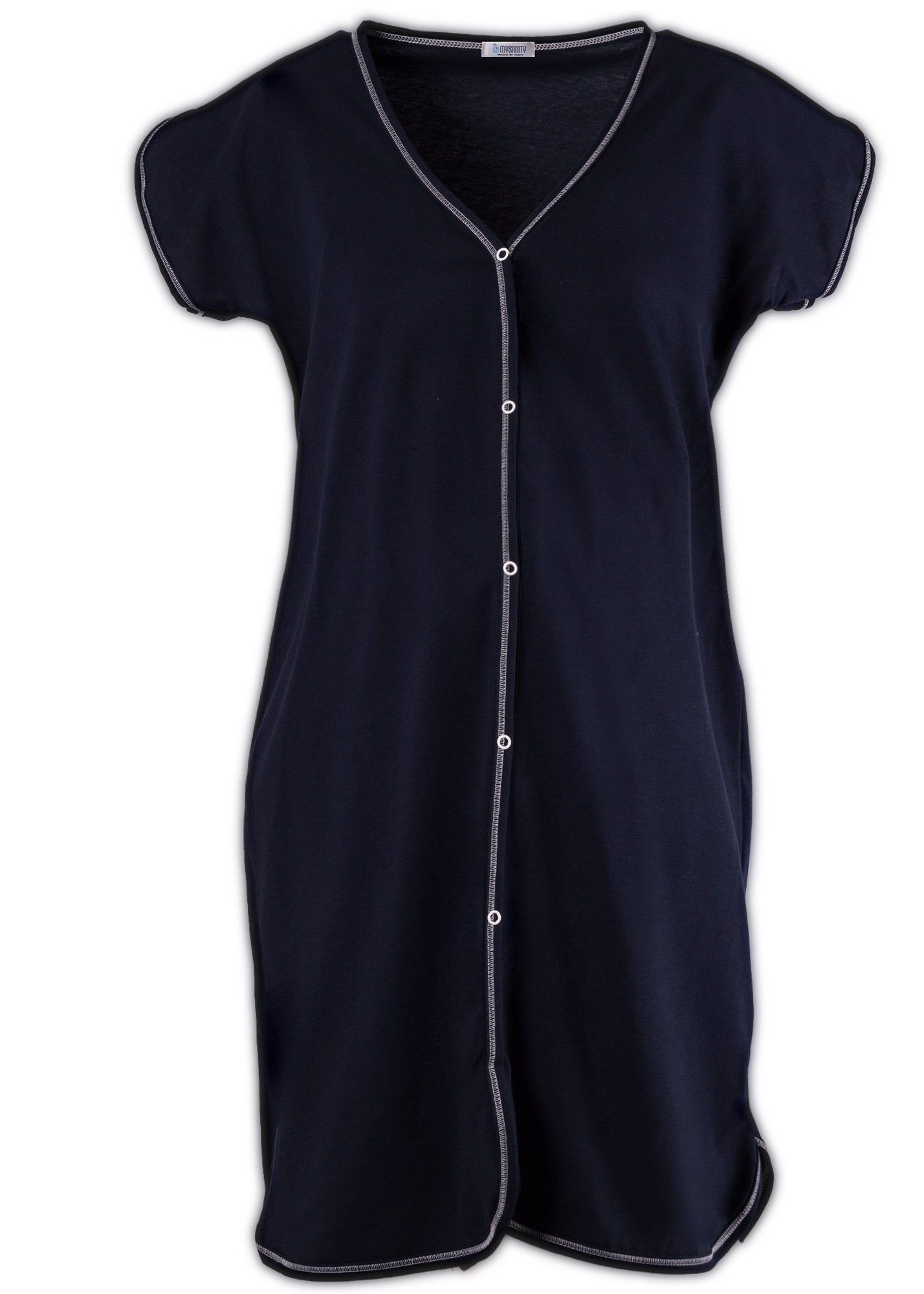 Blauwe MYSANITY® bevallingsjurk. Jurk met korte mouwen, knopen en witte naden. V-hals en afgeronde zoom.