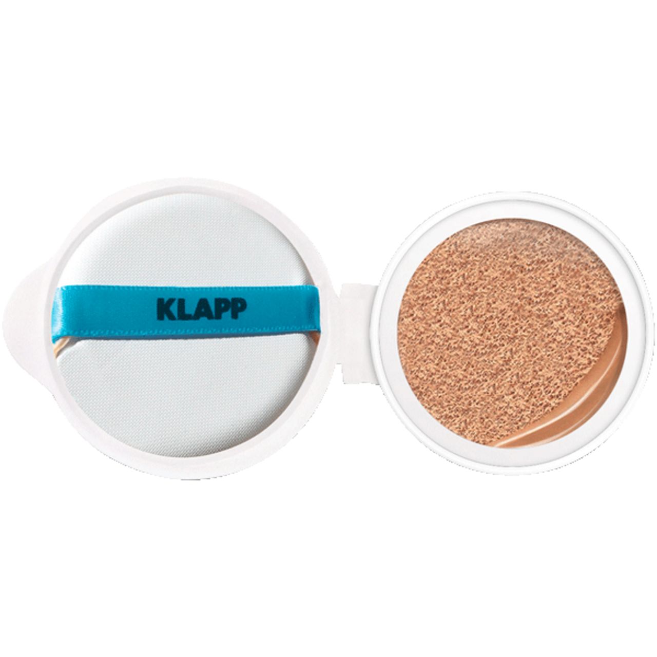 Geopend wit cosmetica-etui met spons en getint product. Band met "KLAPP" erop.