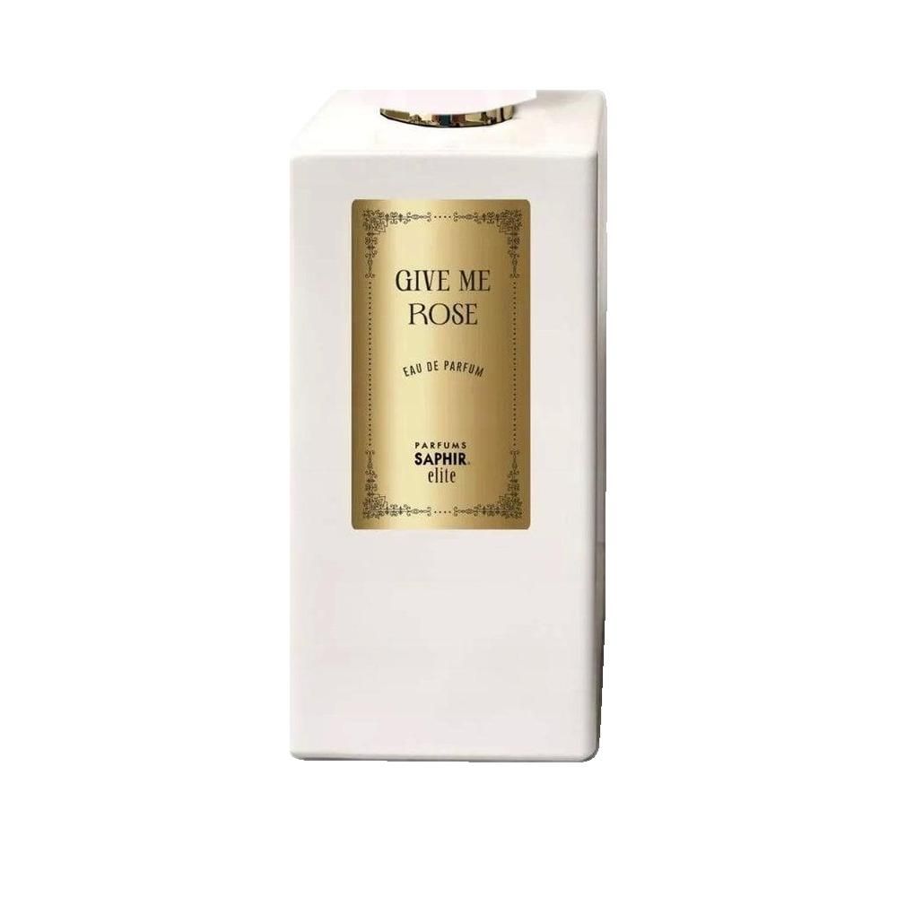 Witte fles met gouden etiket. Opschrift: GIVE ME ROSE, Eau de Parfum, SAPHIR Elite. Rechthoekige vorm met vierkante dop.