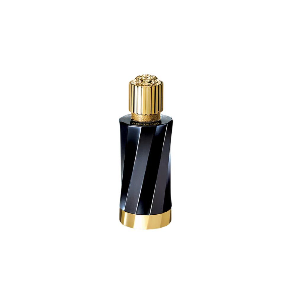 Zwarte fles met gedraaid design en gouden dop, op een witte achtergrond.