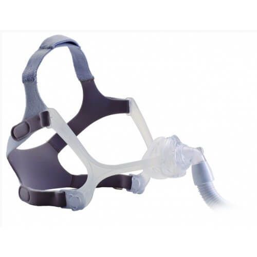 Masque nasal avec cadre en silicone, bandeau et raccord de tuyau flexible.