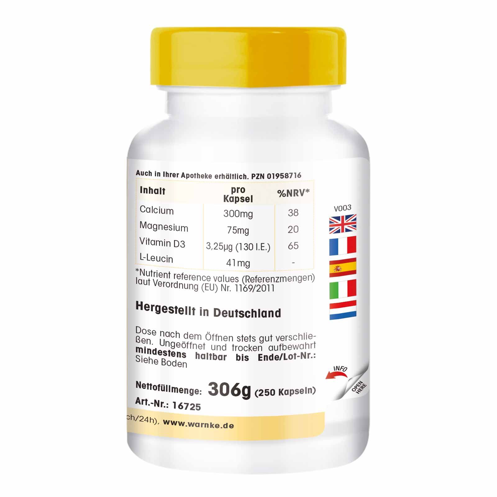 Witte fles met gele dop. Tekst: Inhoud per capsule, calcium, magnesium, vitamine D3, L-Leucine. Geproduceerd in Duitsland.