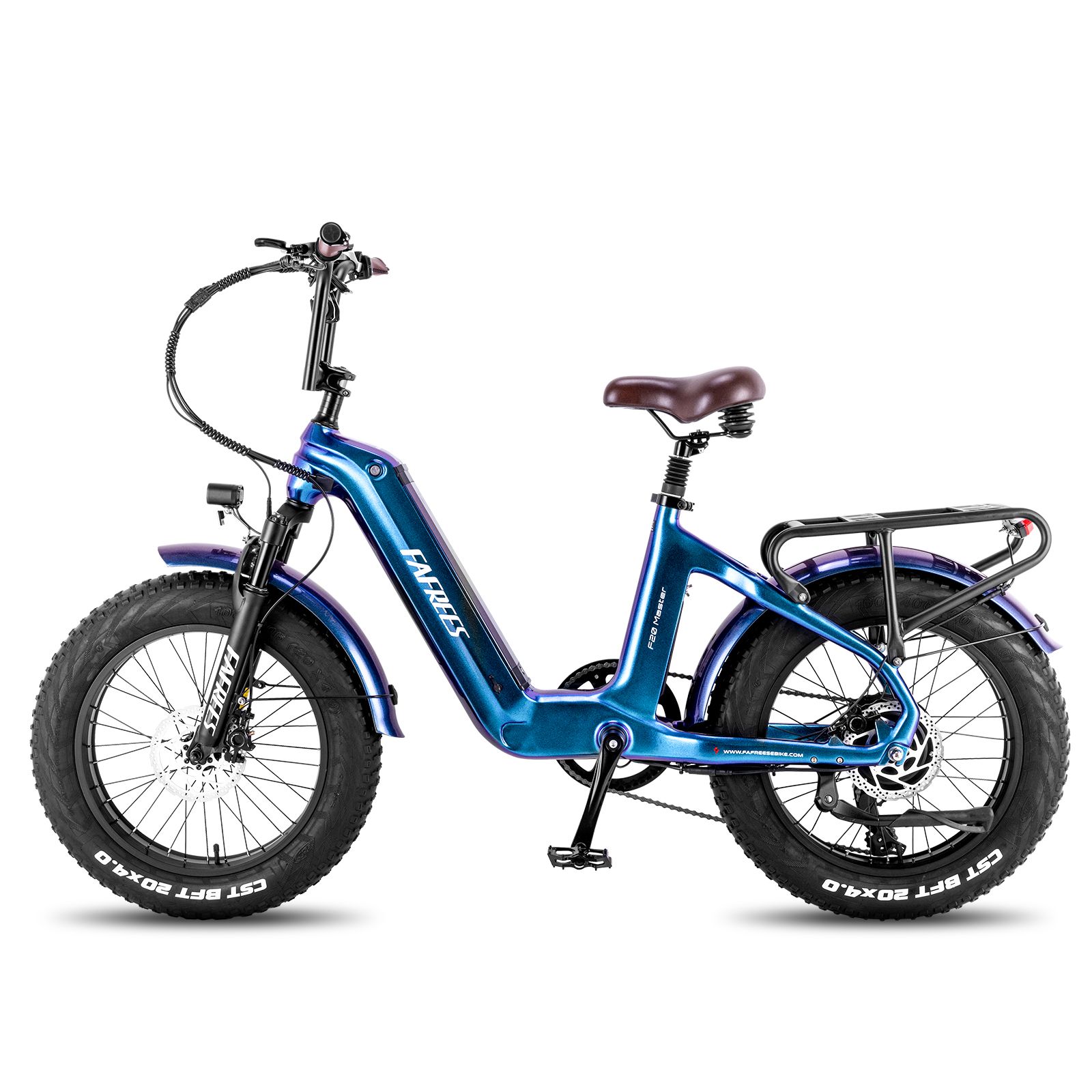Vélo électrique bleu avec pneus larges, porte-bagages et selle marron. Marque Fafrees.