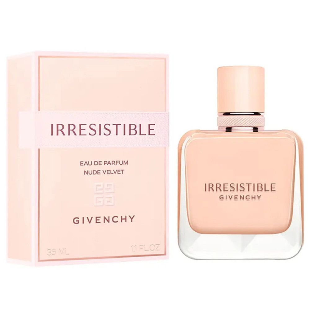 Givenchy Irresistible Nude Velvet Eau de Parfum. Flacon et emballage roses. Inscription 'Irresistible' et 'Givenchy'.