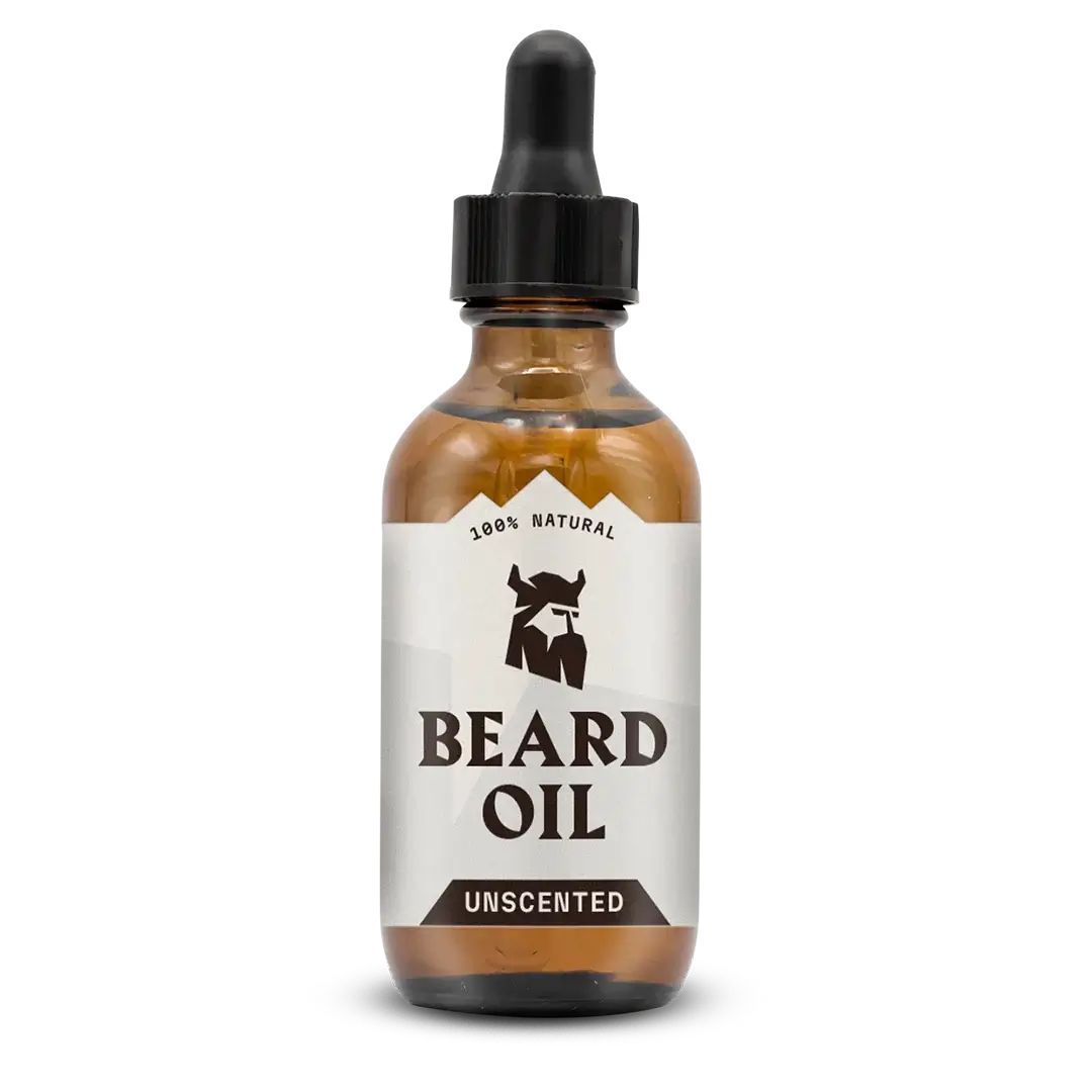 Flacon en verre brun avec compte-gouttes noir. Étiquette avec logo et inscription "BEARD OIL UNSCENTED".