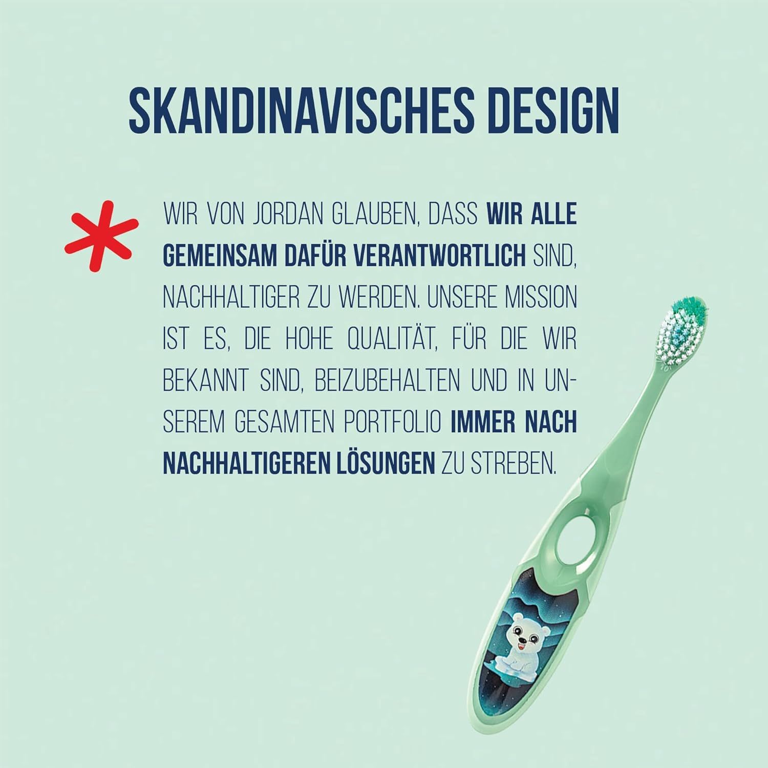 Gros plan sur une brosse à dents enfant verte. Manche avec illustration d'ours polaire. Texte : "Design scandinave".