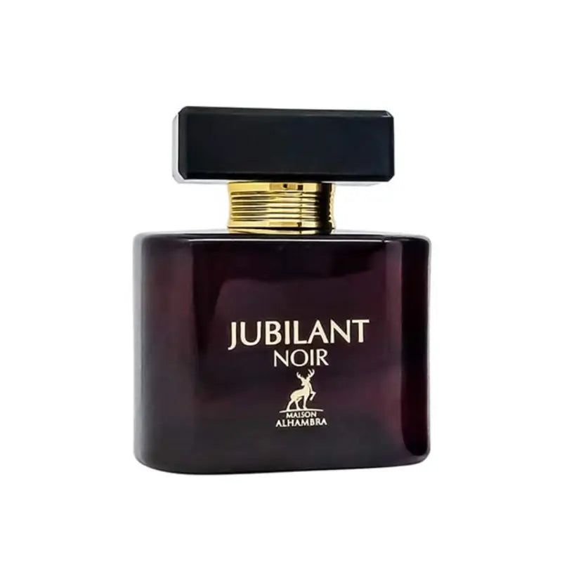 Flacon de parfum rouge foncé avec bouchon noir et inscription dorée. Sur fond blanc.