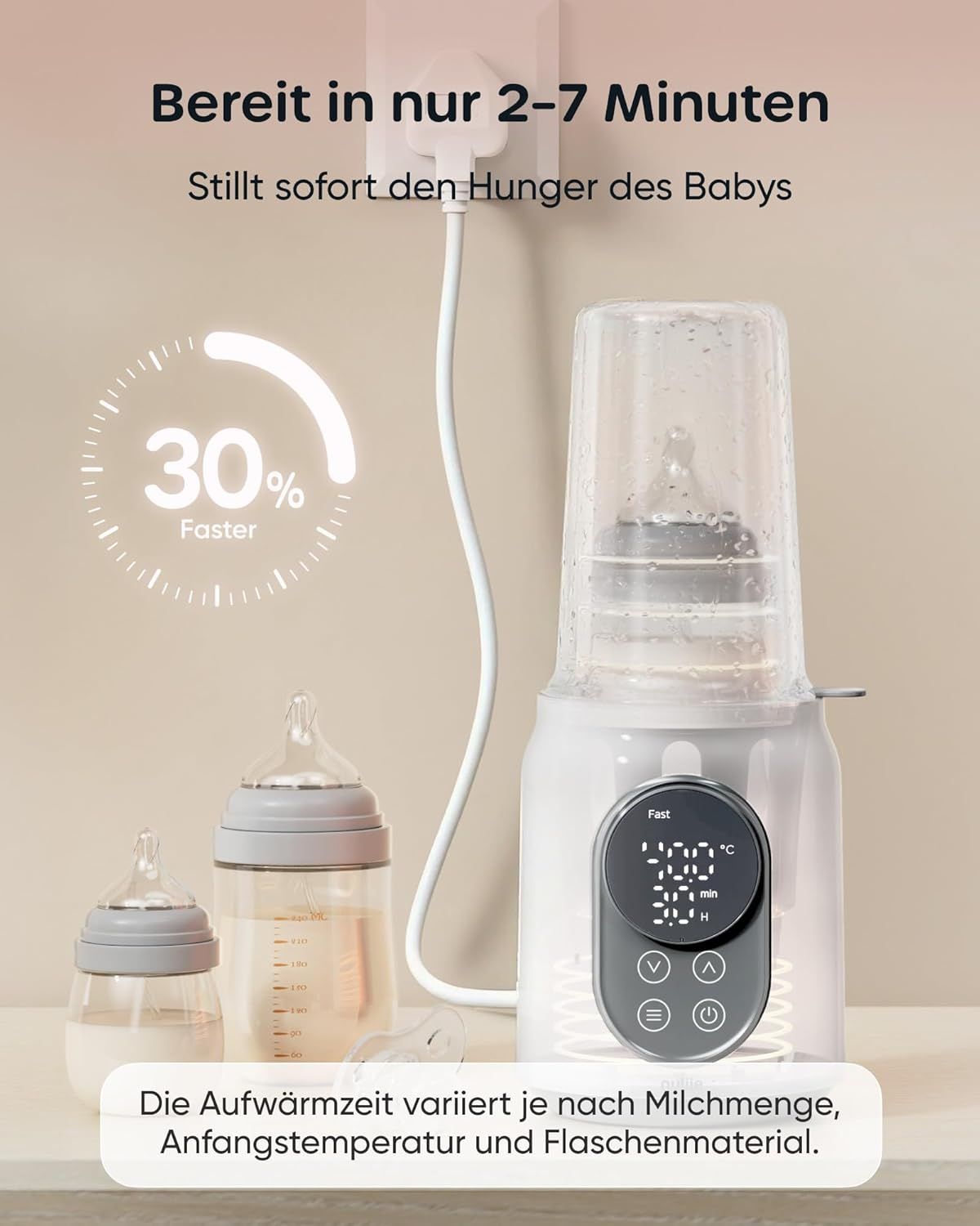 Nuliie flessenwarmer warmt flessen snel op. Twee babyflessen ernaast, aangesloten op het lichtnet.