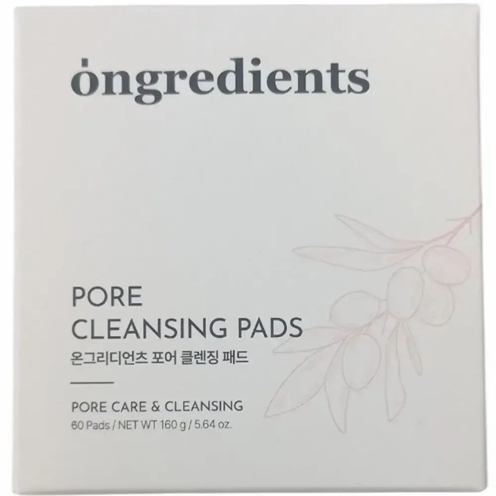 Witte vierkante verpakking. Opschrift: Ongredients, Pore Cleansing Pads. Illustratie: olijftak.
