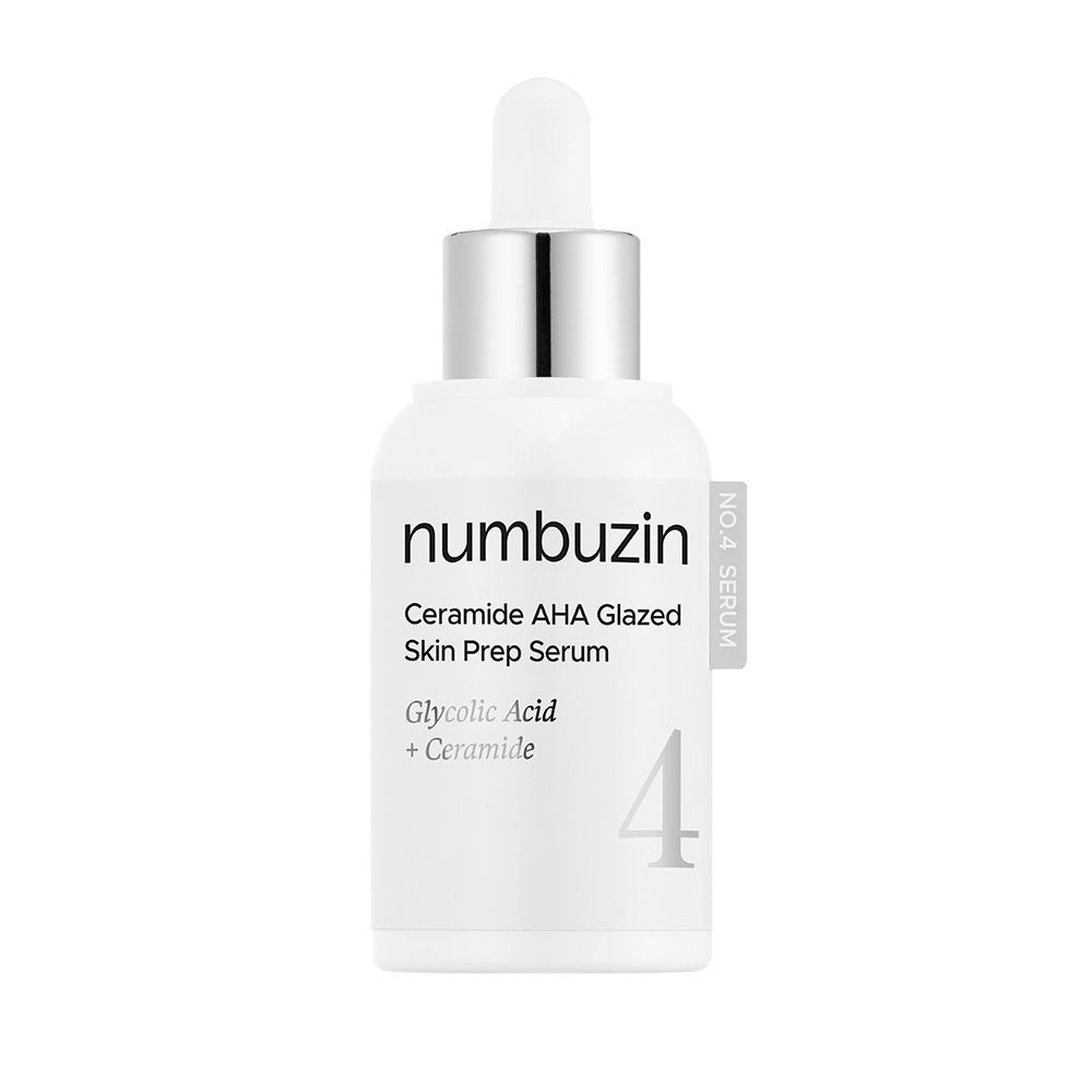 Numbuzin Nr.4 Serum: Witte fles met druppelaar, etiket "Ceramide AHA Glazed Skin Prep Serum".