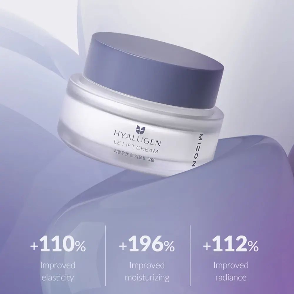 Crèmepot op paarse achtergrond. Opschrift: HYALUGEN LE LIFT CREAM, MIZON. Tekst: +110% Improved elasticity, +196% Improved moisturizing, +112% Improved radiance.