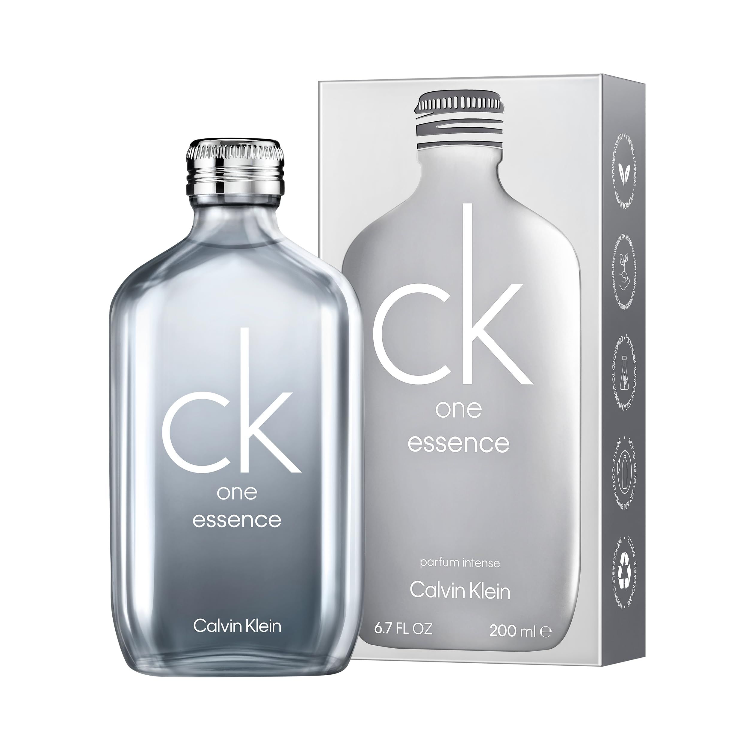 Fles en verpakking van Calvin Klein CK One Essence. Fles met zilveren dop, witte tekst. Verpakking met logo en tekst.