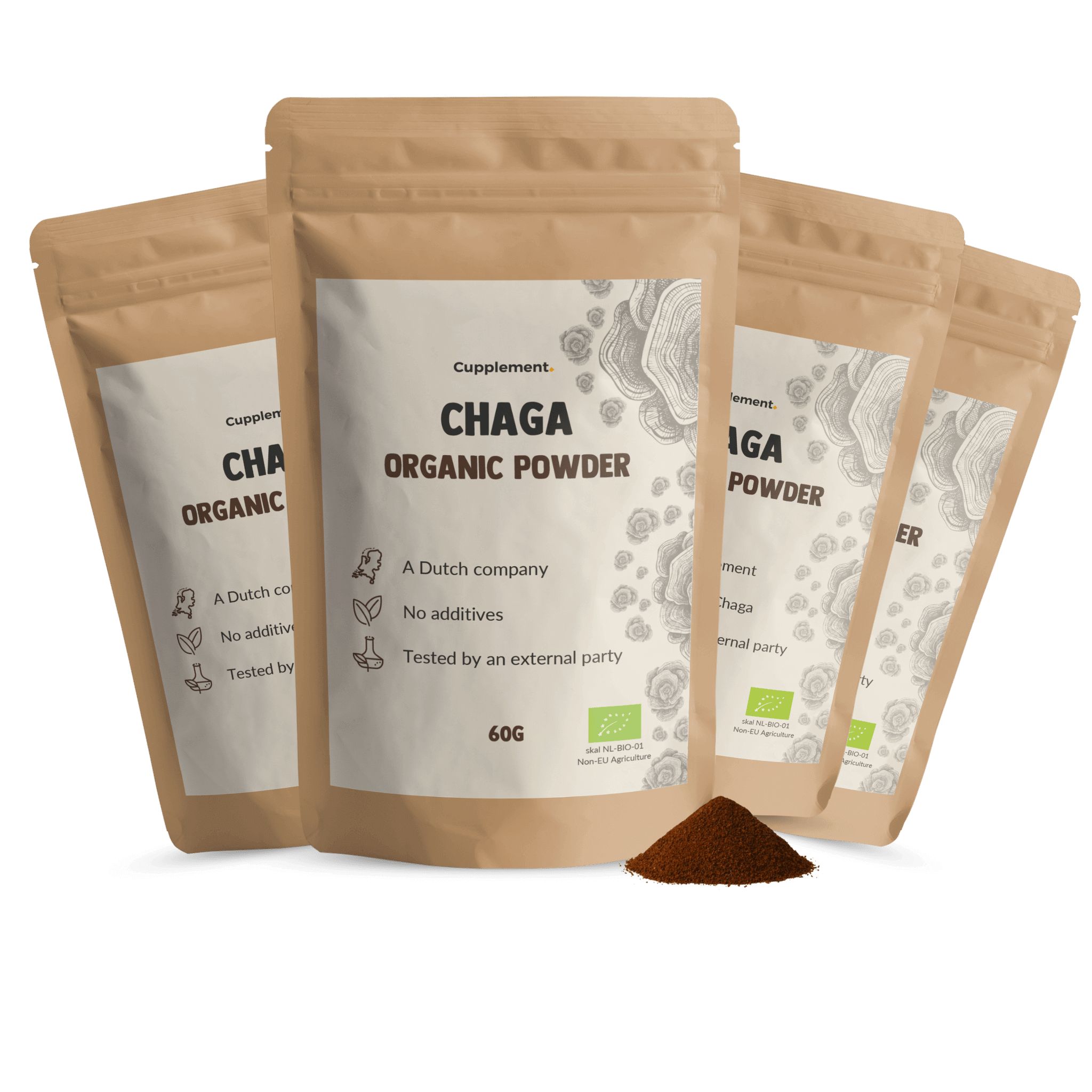Vier zakjes Cupplement Chaga Organic Powder. Bruine papieren verpakking met wit etiket. Bruin poeder ernaast.