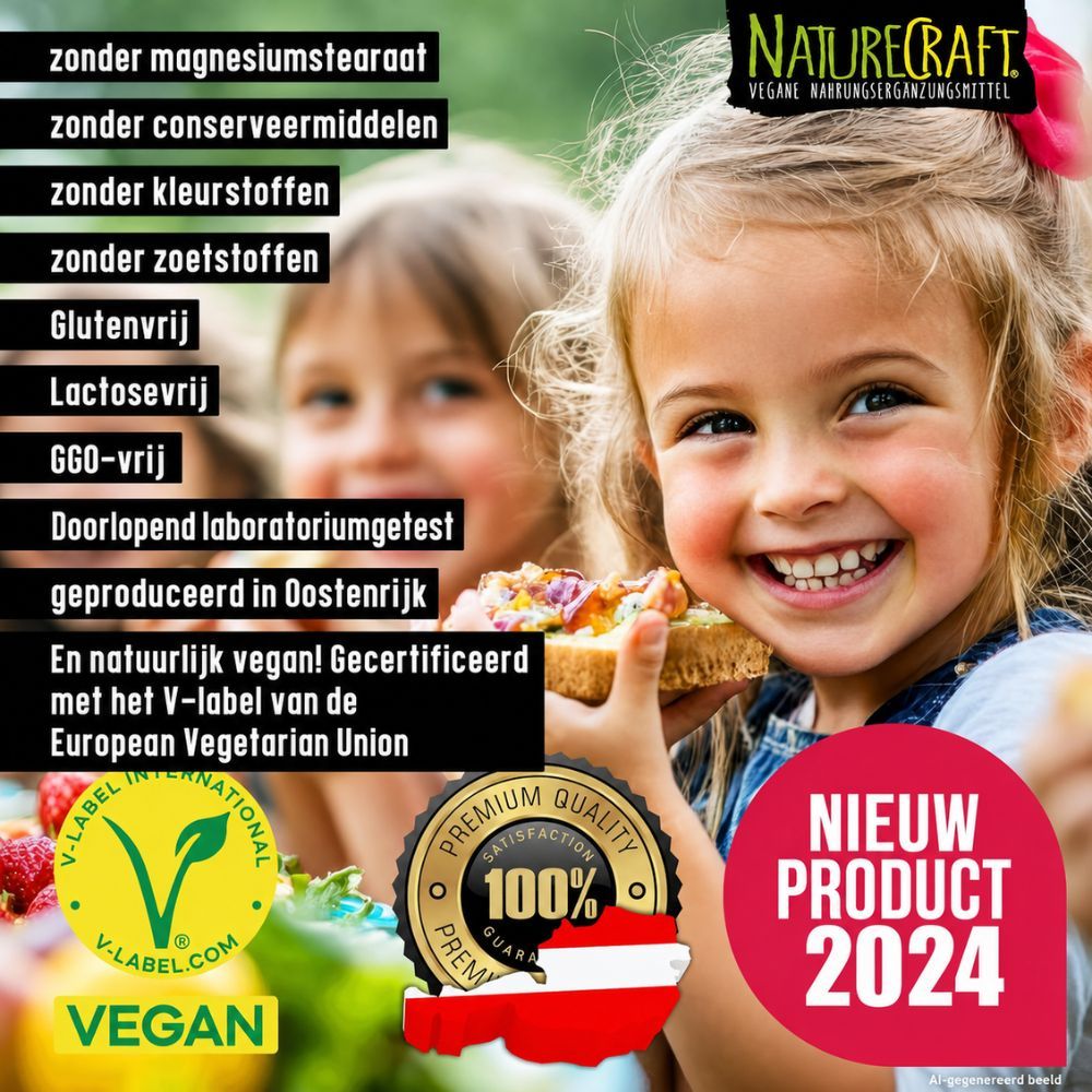 Lachende kinderen eten een snack, met vegan en 'Nieuw Product 2024' zegels.