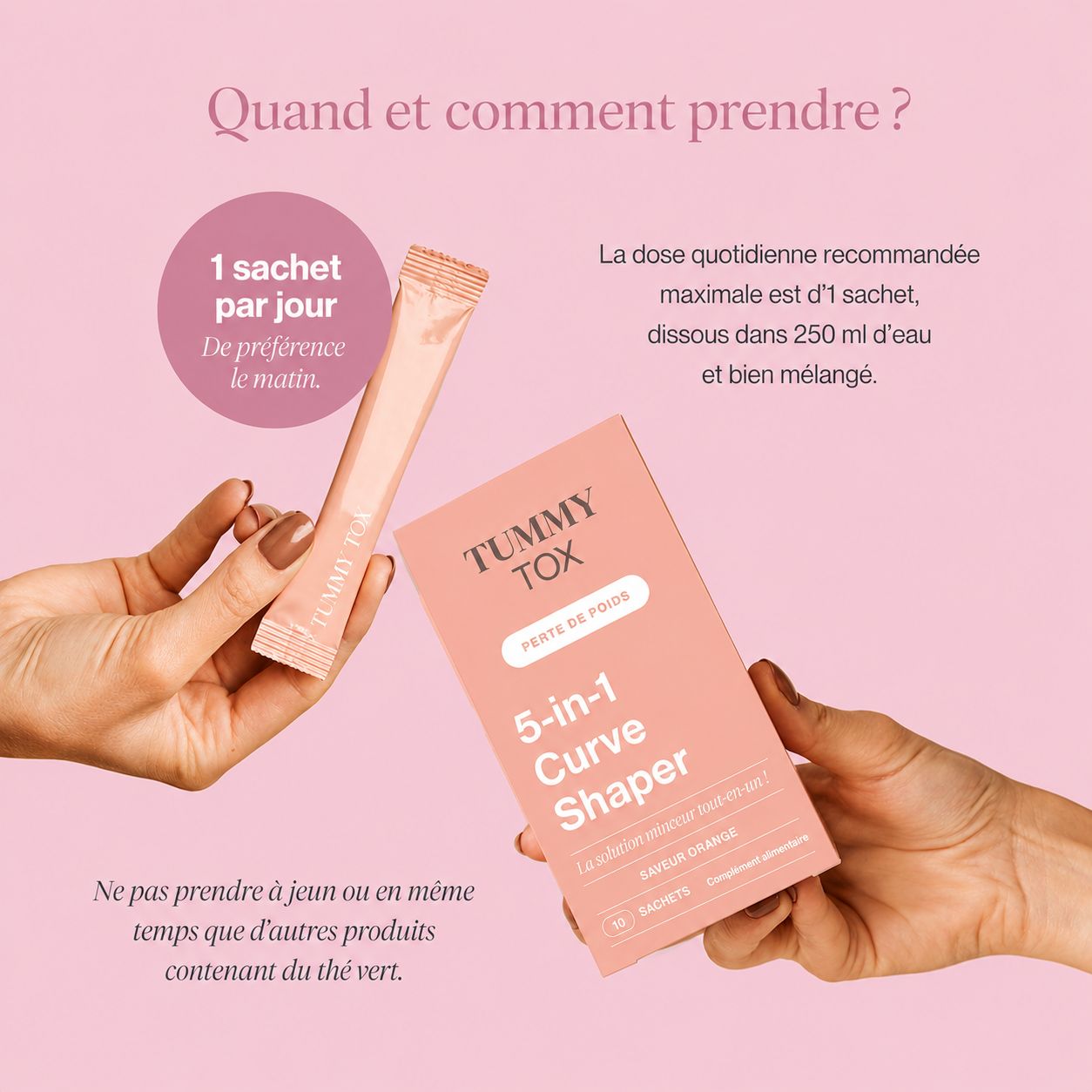 Une main tient une boîte Tummy Tox 5-in-1 Curve Shaper et un sachet individuel.