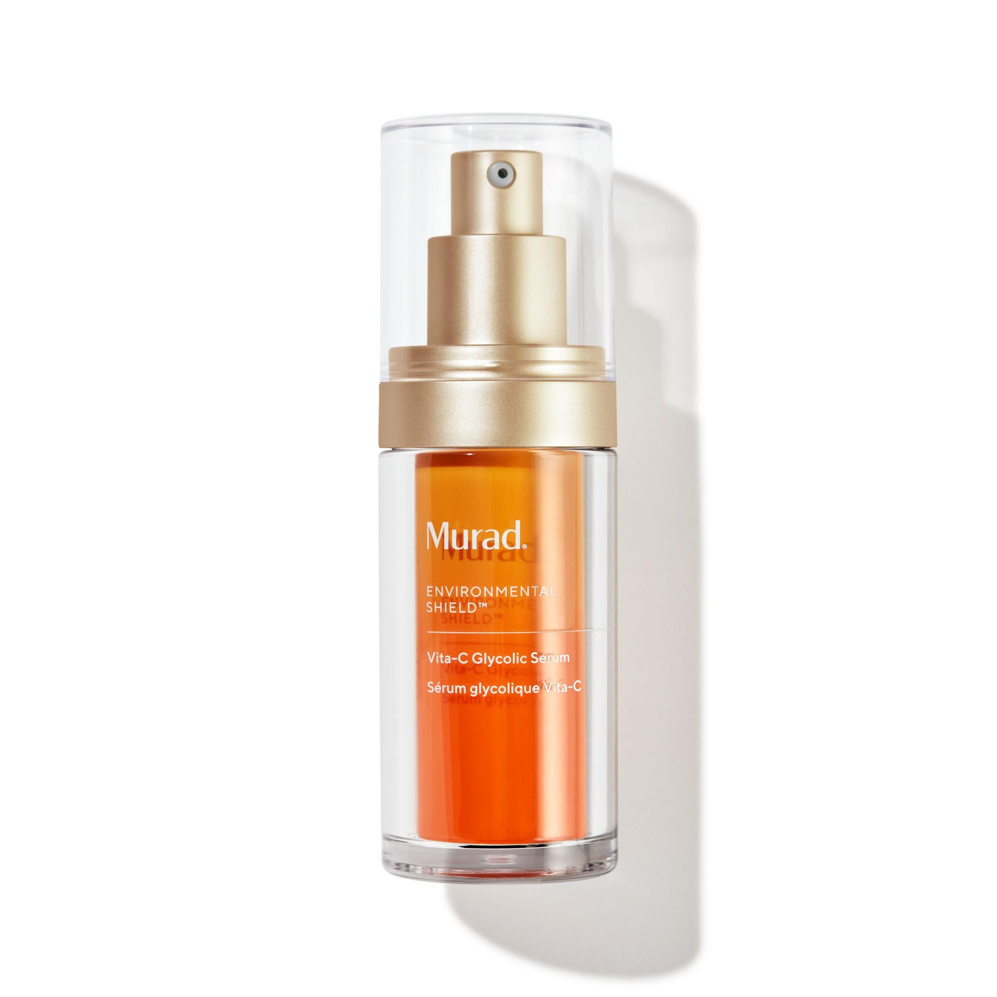 Transparante fles met oranje serum. Gouden spraykop. Opschrift: Murad Vita-C Glycolic Serum.