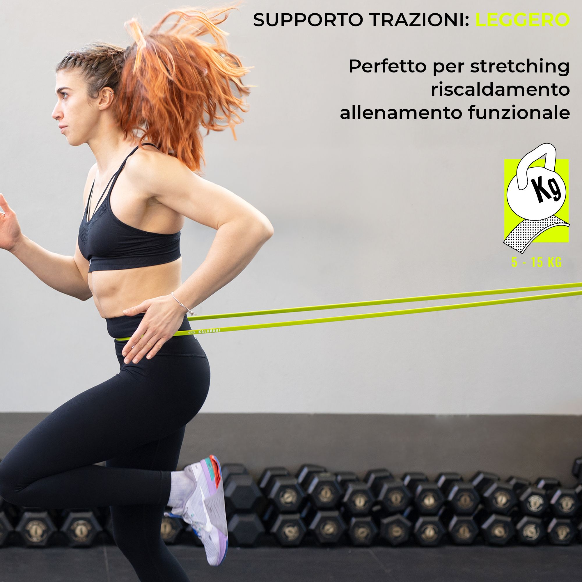 Coureuse tenant une bande de résistance verte autour de sa taille. Texte : 'Supporto trazioni: Leggero'.