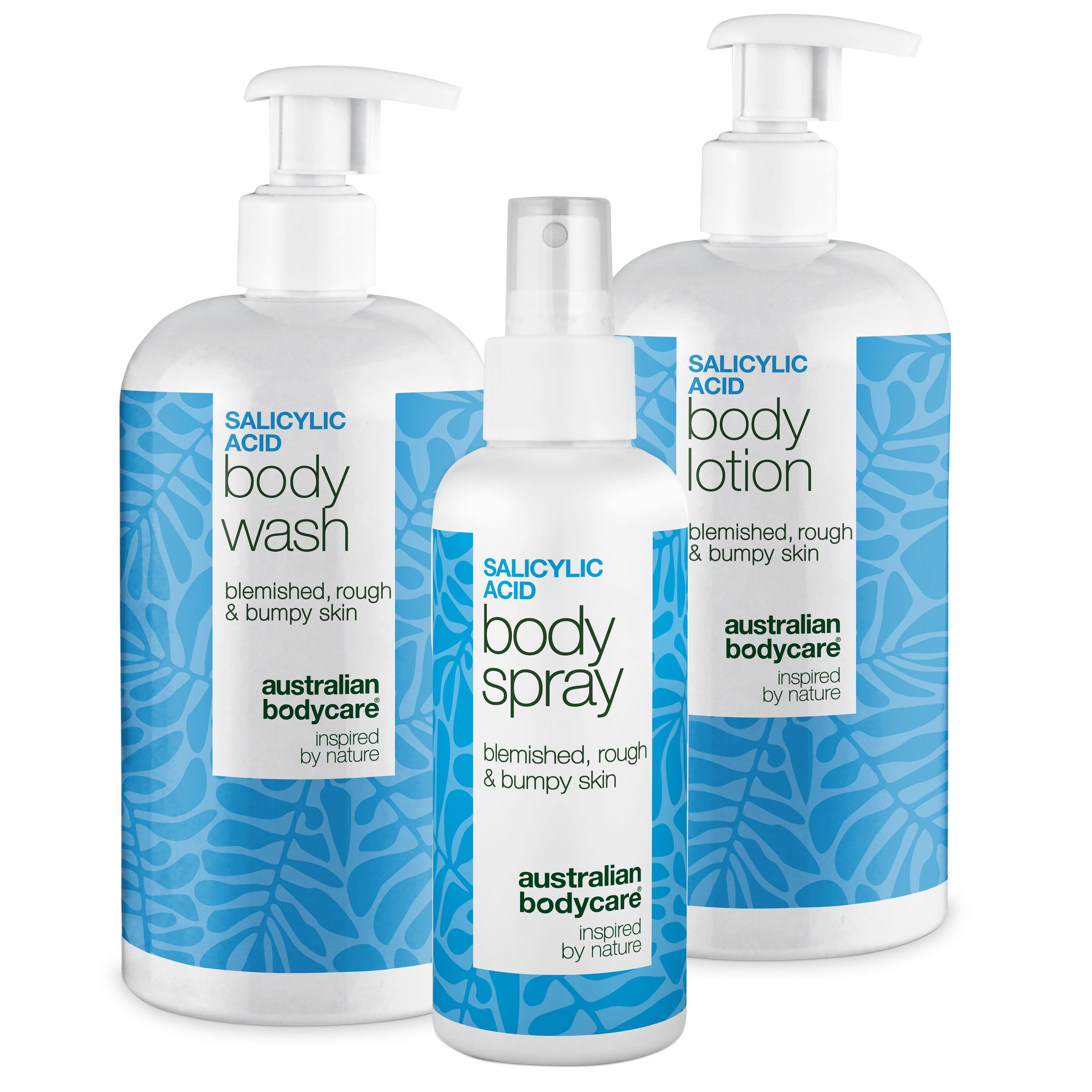 Trois flacons blancs avec étiquettes. Inscription : Acide salicylique, Body Wash, Body Spray, Body Lotion. Marque : Australian Bodycare.