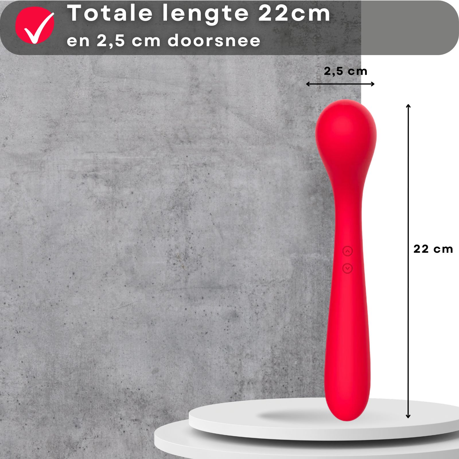 Rode vibrator met afmetingen. 22 cm lang, 2,5 cm diameter. Op voetstuk voor muur.