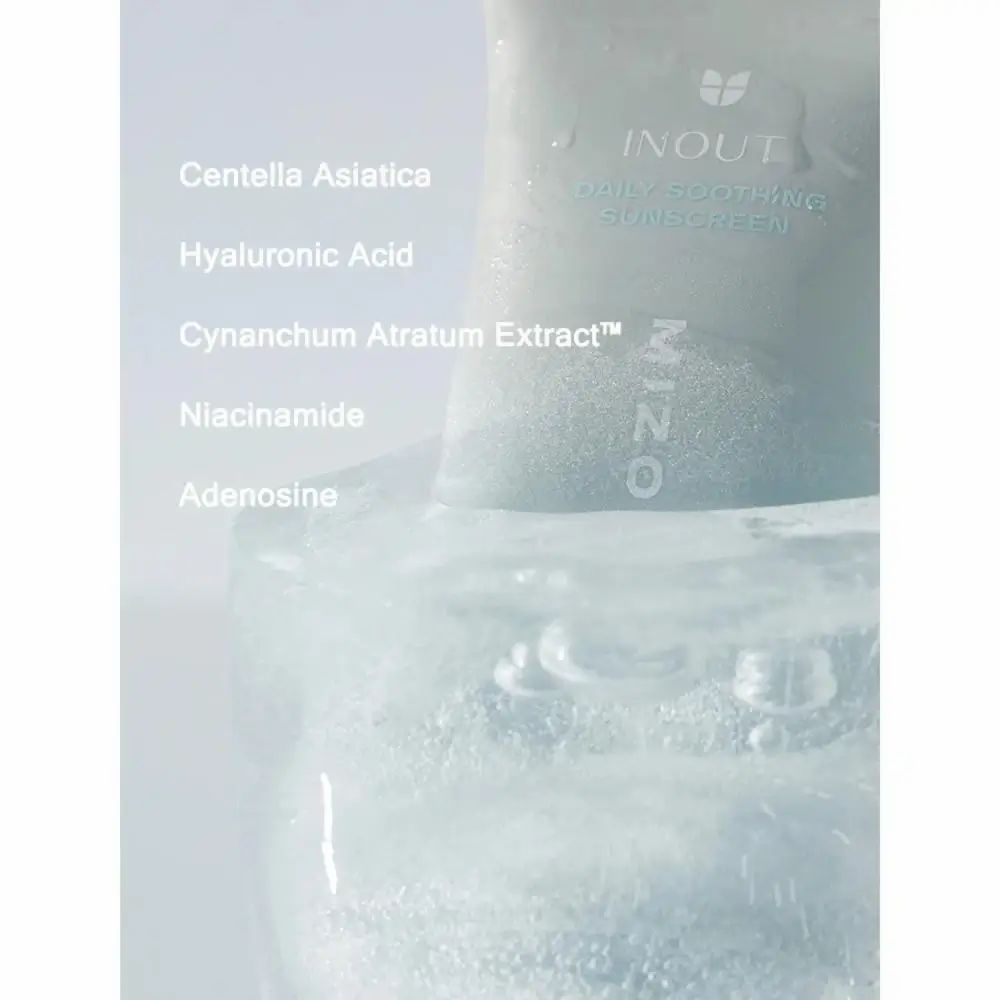 Product in water. Tekst: Centella Asiatica, Hyaluronic Acid, Cynanchum Atratum Extract, Niacinamide, Adenosine. Tekst: INOUT, MIZON.
