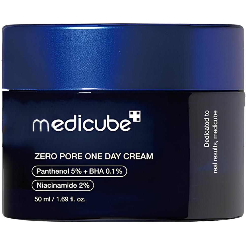 Donkerblauwe crèmepot met blauw deksel. Opschrift: medicube, Zero Pore One Day Cream, Panthenol, Niacinamide.