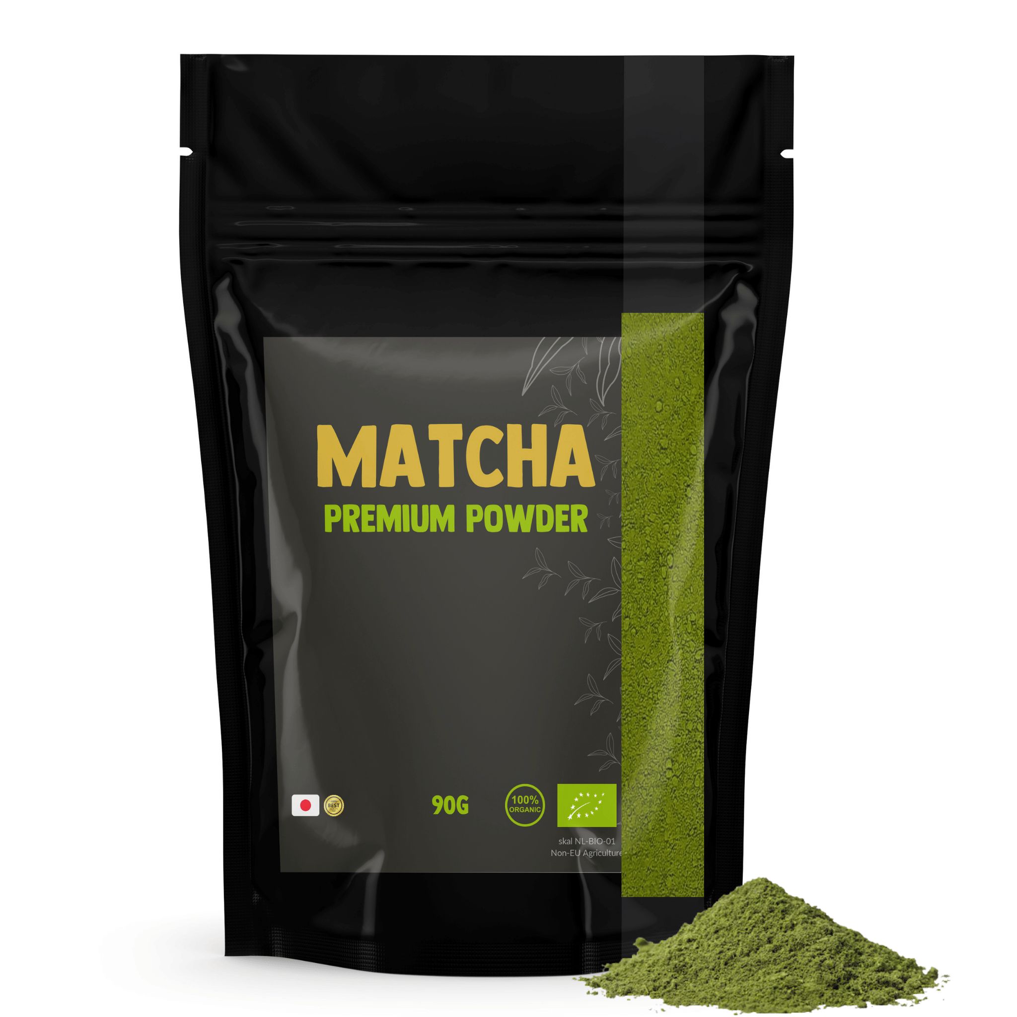 Zwarte zak met matcha poeder. Opschrift: Matcha Premium Powder. 90g. Biokeurmerk. Groen poeder ernaast.