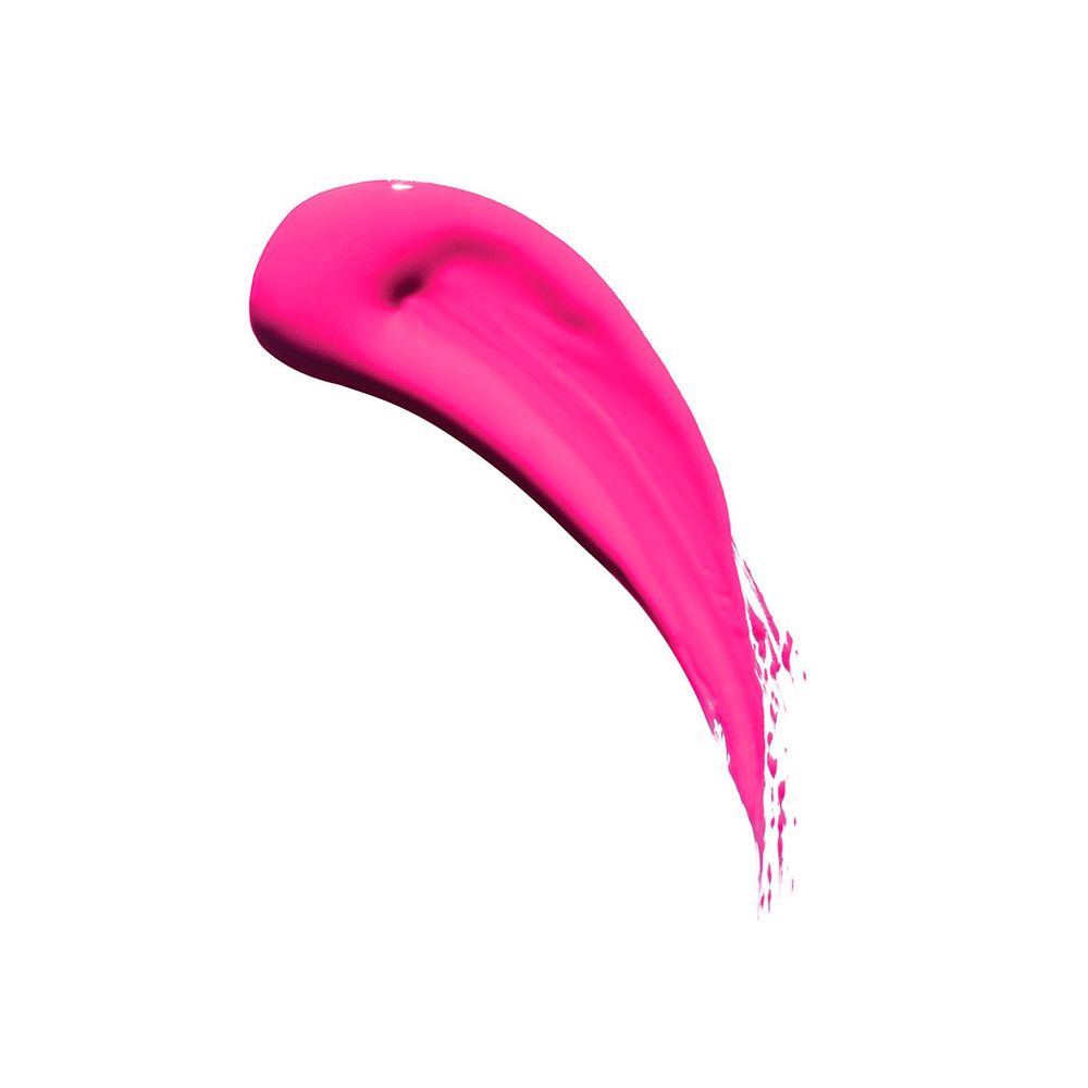 Échantillon de gloss rose néon sur fond blanc. Forme incurvée avec effilochage à l'extrémité.