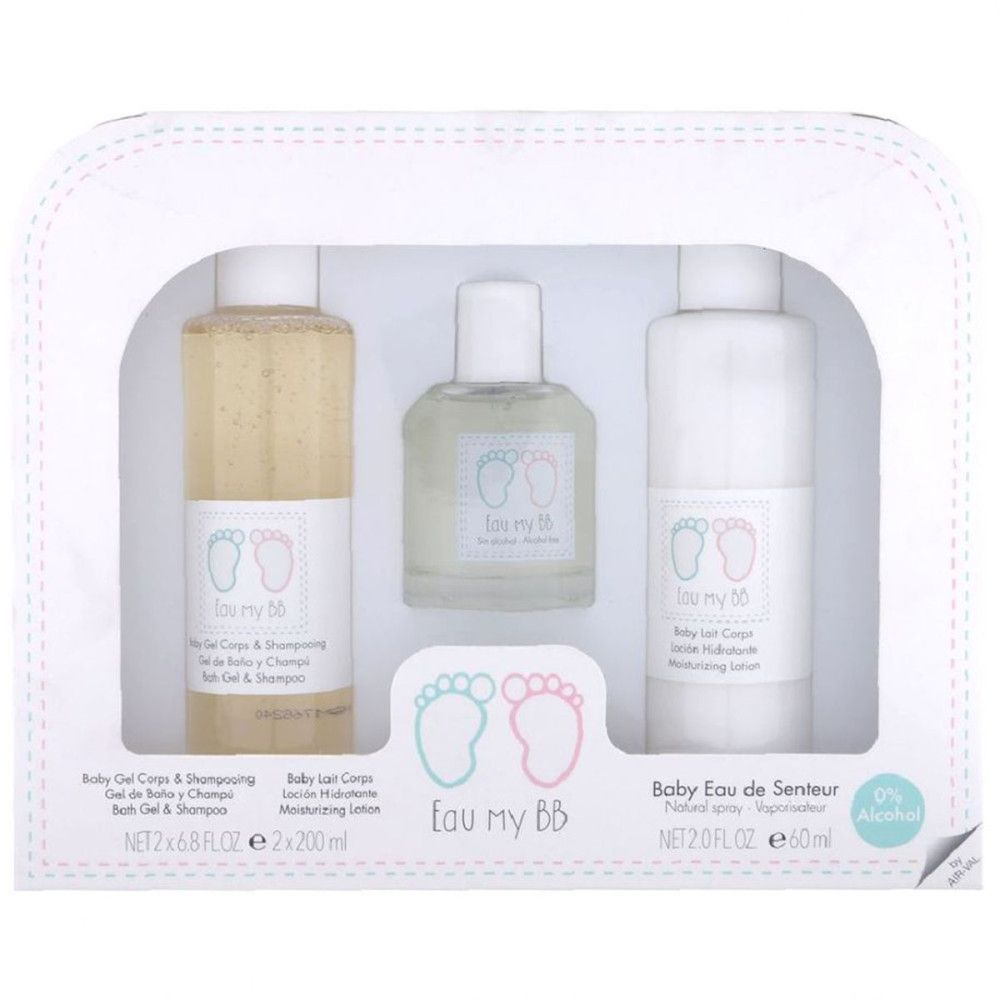 Shampooing, lotion pour le corps et eau de senteur pour bébé dans un emballage blanc. Produits avec logo empreintes. 0% alcool.